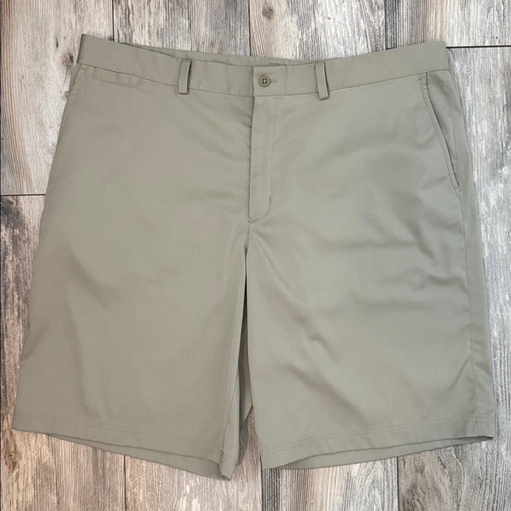 Nike Dri-FIT Tan Shorts Size 40